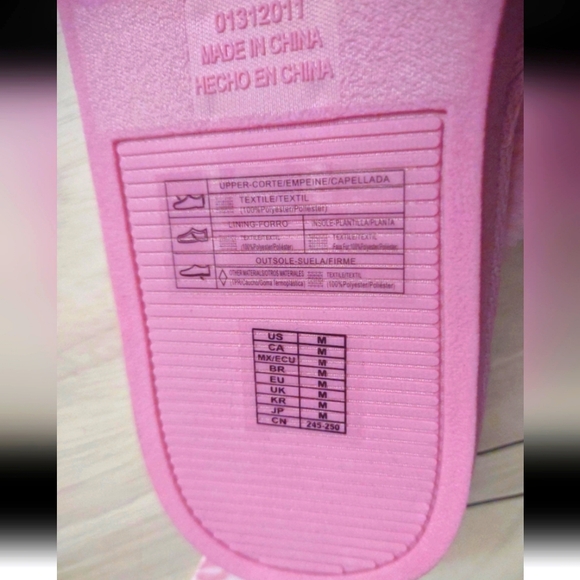 MeanGirls Fetch Pink Crystal Rhinestone Fuzzy Slippers y2k Barbiecore Kawaii - Picture 2 of 2